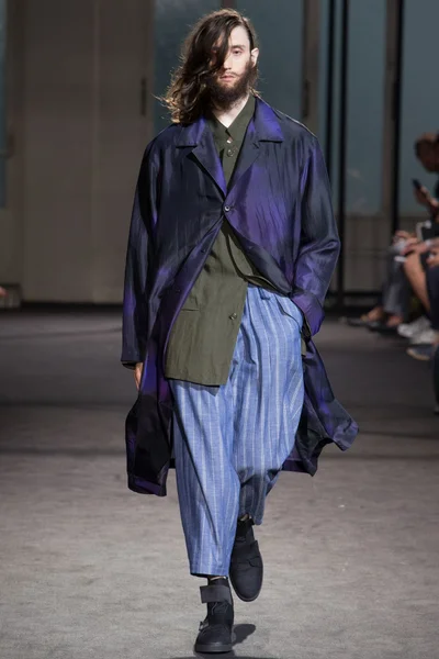 Look 28